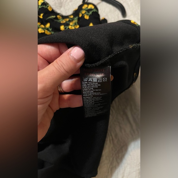 Urban Outfitters Mini Dress Embroidered Flowers Lace Overlay Size XS - Picture 6 of 6